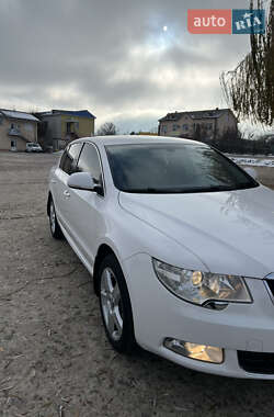 Лифтбек Skoda Superb 2011 в Ладыжине