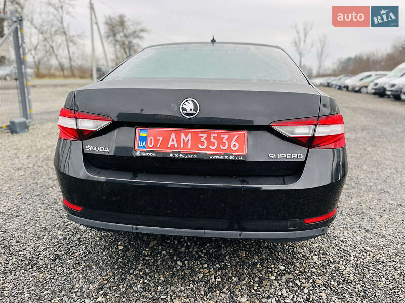 Лифтбек Skoda Superb 2017 в Иршаве