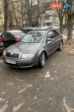 Лифтбек Skoda Superb 2005 в 