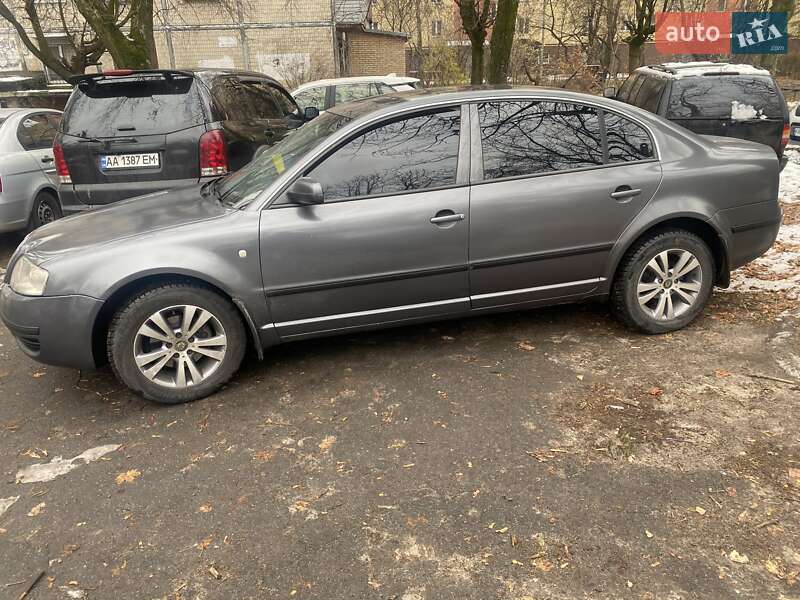 Лифтбек Skoda Superb 2005 в Киеве