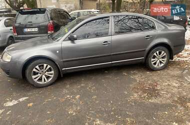 Лифтбек Skoda Superb 2005 в 
