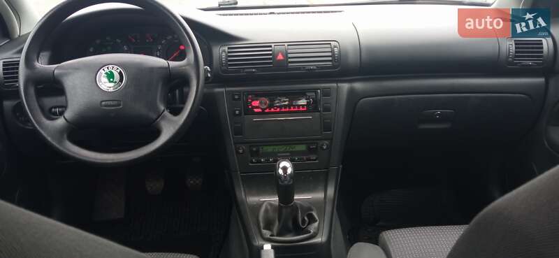 Лифтбек Skoda Superb 2002 в Ровно