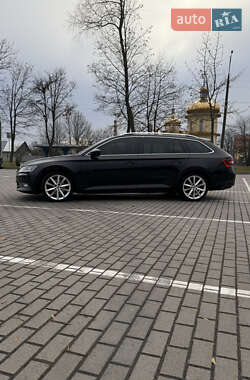 Універсал Skoda Superb 2016 в Коломиї