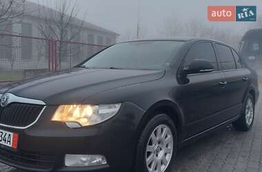 Лифтбек Skoda Superb 2011 в Дрогобыче