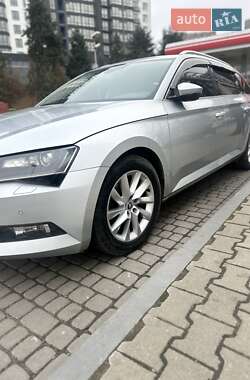 Универсал Skoda Superb 2017 в Ивано-Франковске