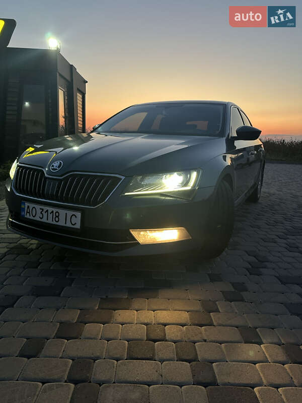 Ліфтбек Skoda Superb 2016 в Мукачевому
