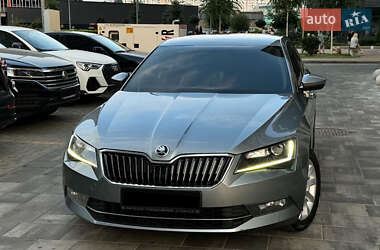 Лифтбек Skoda Superb 2015 в Киеве