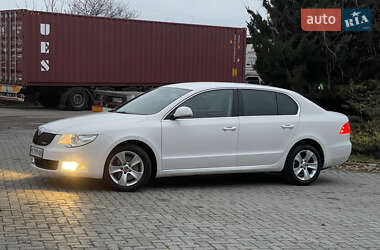 Лифтбек Skoda Superb 2011 в Ровно