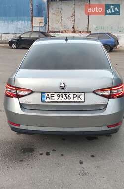 Лифтбек Skoda Superb 2015 в Кривом Роге