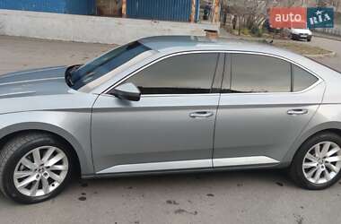 Лифтбек Skoda Superb 2015 в Кривом Роге