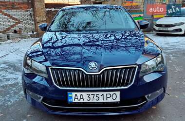 Лифтбек Skoda Superb 2017 в Киеве