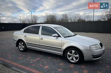 Ліфтбек Skoda Superb 2002 в Виноградові