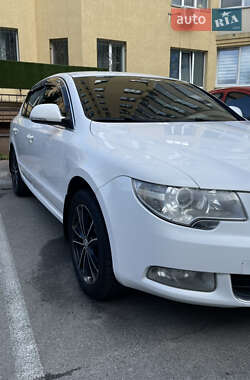 Лифтбек Skoda Superb 2010 в Софиевской Борщаговке