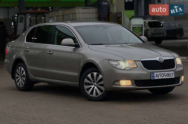 Ліфтбек Skoda Superb 2011 в Києві