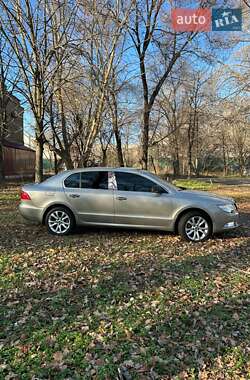 Лифтбек Skoda Superb 2011 в 