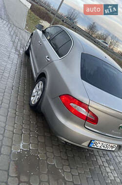 Лифтбек Skoda Superb 2012 в 