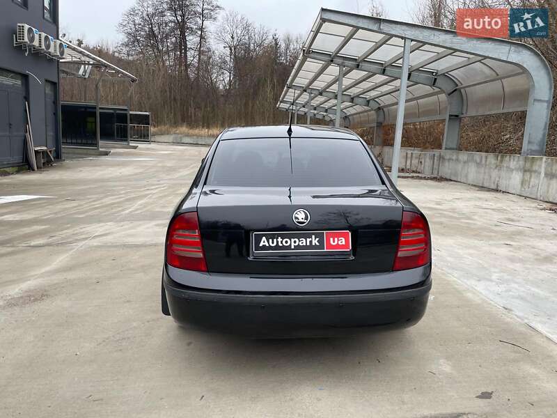 Ліфтбек Skoda Superb 2002 в Києві