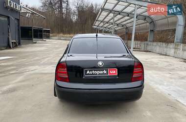 Ліфтбек Skoda Superb 2002 в Києві