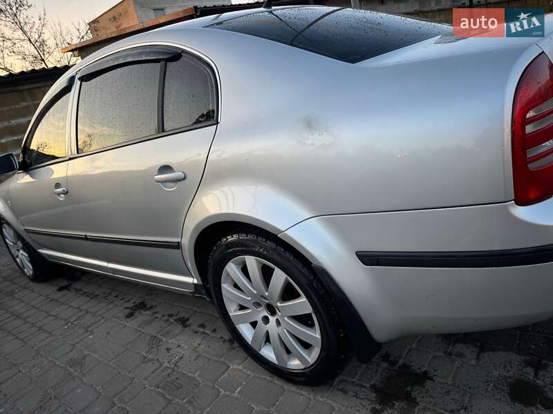 Лифтбек Skoda Superb 2005 в Сарнах фото 10 Лифтбек Skoda Superb 2005 в Сарнах