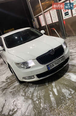 Лифтбек Skoda Superb 2011 в Кропивницком