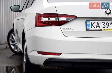 Лифтбек Skoda Superb 2019 в Киеве