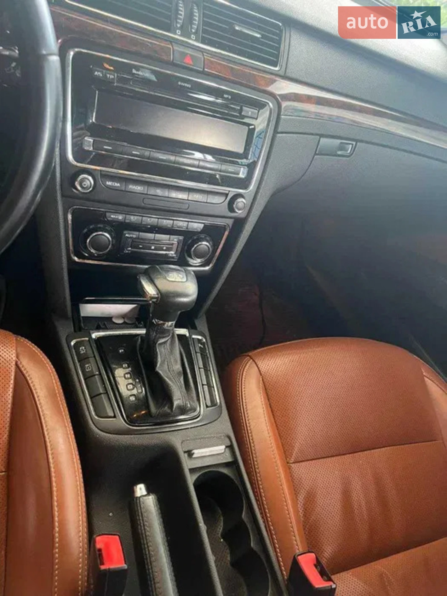 2010 Skoda Superb - мініатюра 7