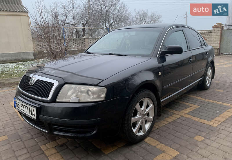 Лифтбек Skoda Superb 2006 в Еланце