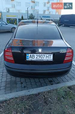Лифтбек Skoda Superb 2005 в 
