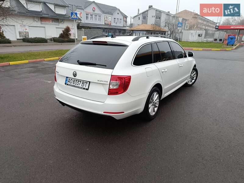 Универсал Skoda Superb 2014 в Мукачево