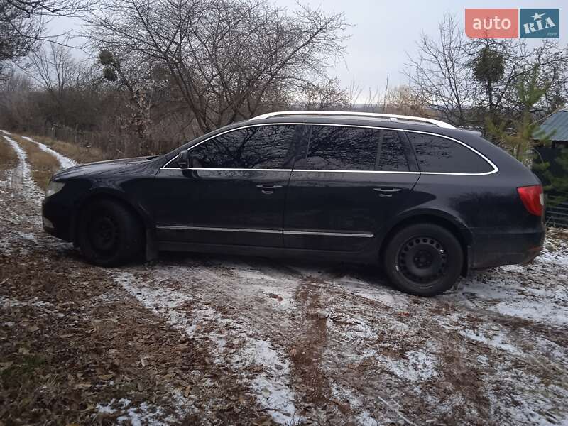Універсал Skoda Superb 2010 в Гадячі
