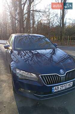Лифтбек Skoda Superb 2016 в 