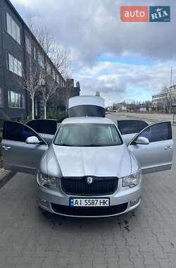 Лифтбек Skoda Superb 2010 в 