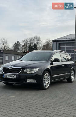 Универсал Skoda Superb 2010 в Ровно