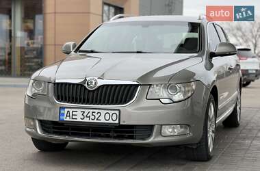 Універсал Skoda Superb 2012 в Дніпрі