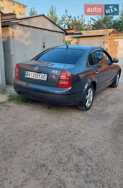 Лифтбек Skoda Superb 2005 в Киеве