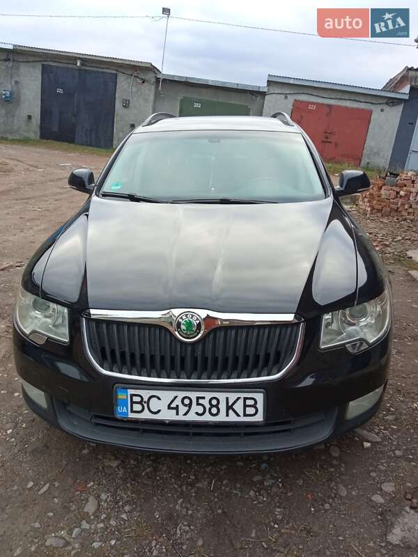 Универсал Skoda Superb 2010 в Дрогобыче