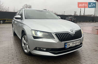 Універсал Skoda Superb 2016 в Радивиліві