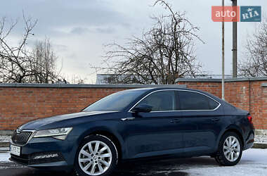 Лифтбек Skoda Superb 2020 в Дрогобыче