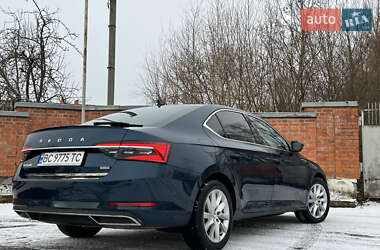 Лифтбек Skoda Superb 2020 в Дрогобыче