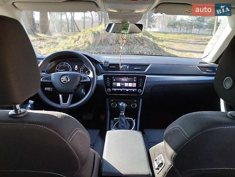 Лифтбек Skoda Superb 2019 в Львове