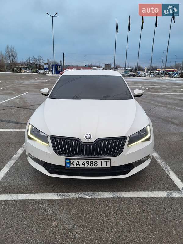 Лифтбек Skoda Superb 2017 в Киеве