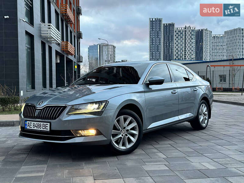 Лифтбек Skoda Superb 2015 в Киеве