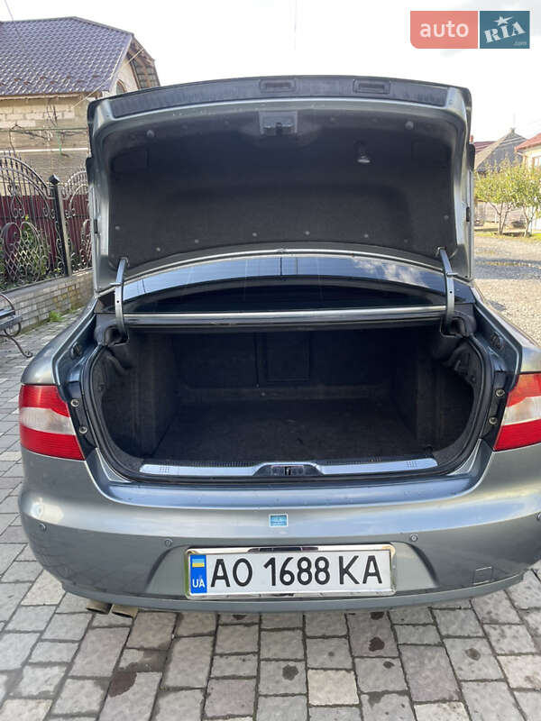 Лифтбек Skoda Superb 2008 в Ужгороде