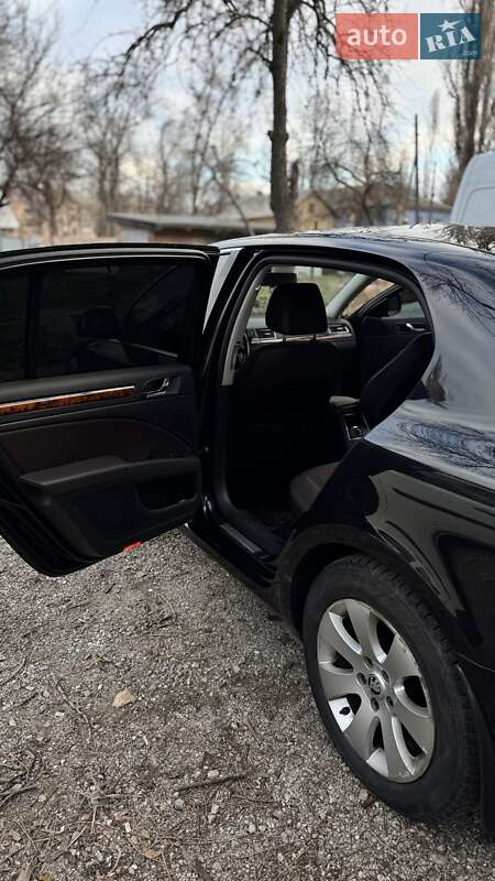 Седан Skoda Superb 2013 в Кривому Розі