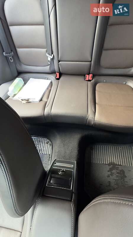 Седан Skoda Superb 2013 в Кривому Розі