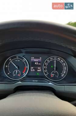 Лифтбек Skoda Superb 2016 в 