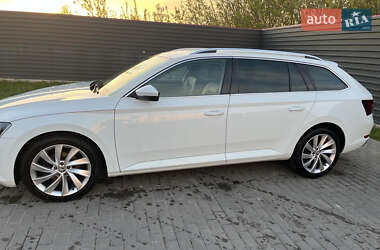 Универсал Skoda Superb 2018 в 