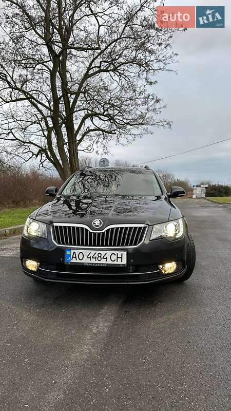 Универсал Skoda Superb 2015 в Ужгороде