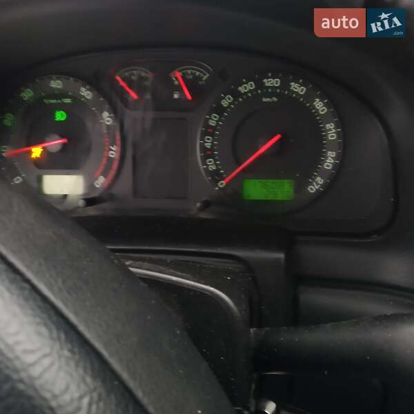 Лифтбек Skoda Superb 2005 в Ровно