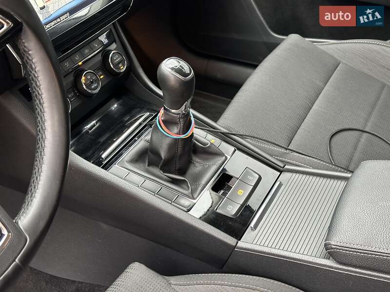 Універсал Skoda Superb 2015 в Снятині